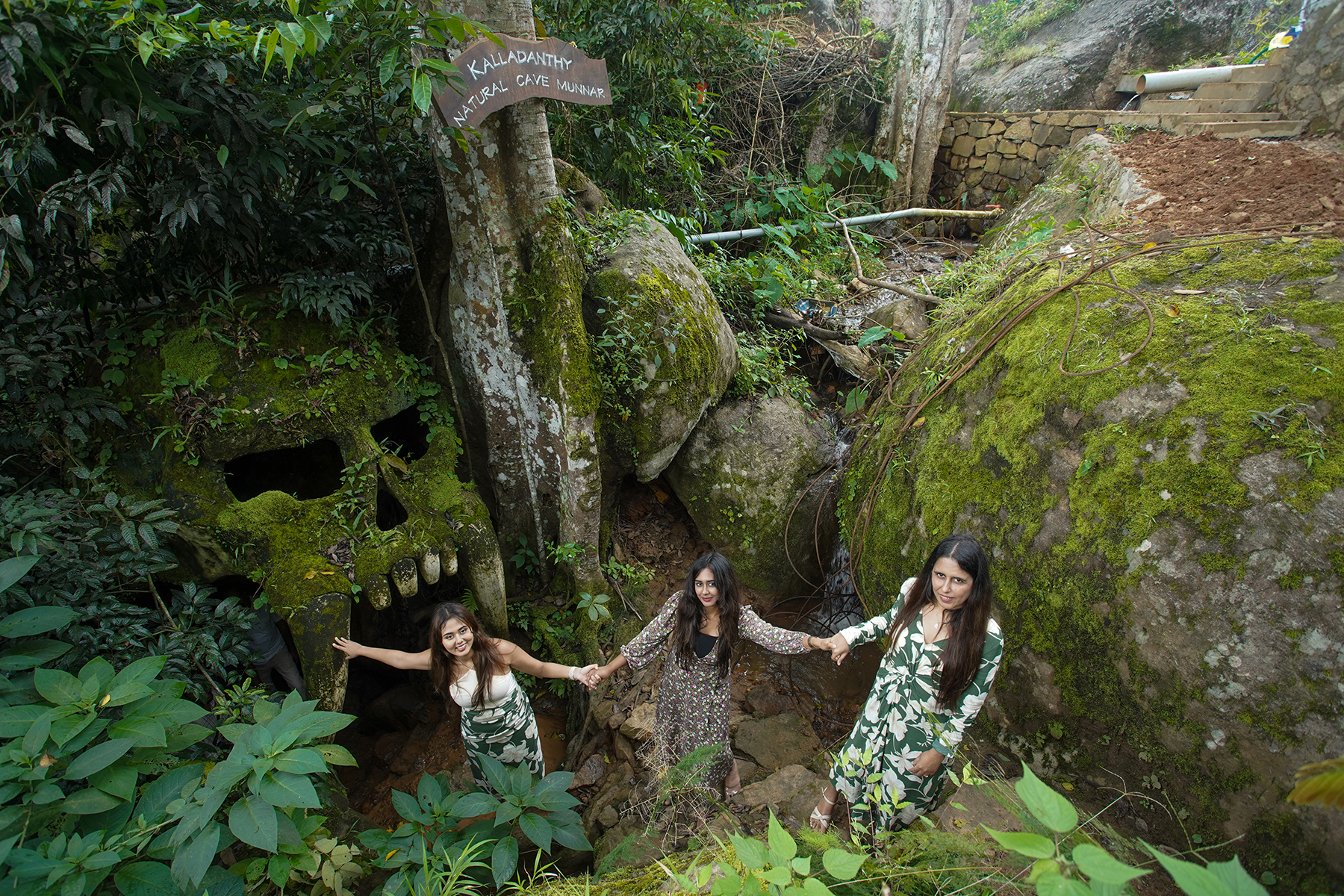 kalladanthy natural cave Munnar